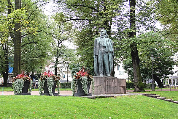 071-Памятник Эйно Лейно